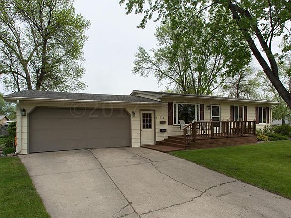 2nd image of 238 10th Ave E