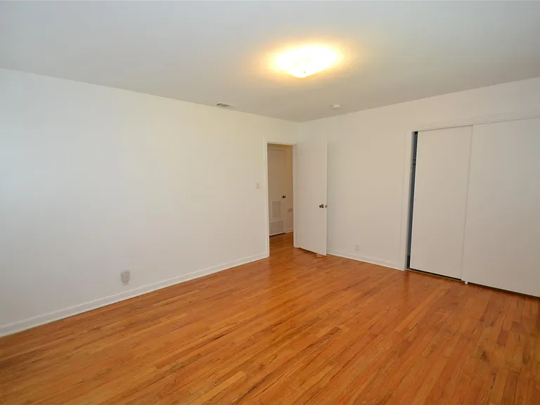 1211 Ridgemont Dr — Photo 13