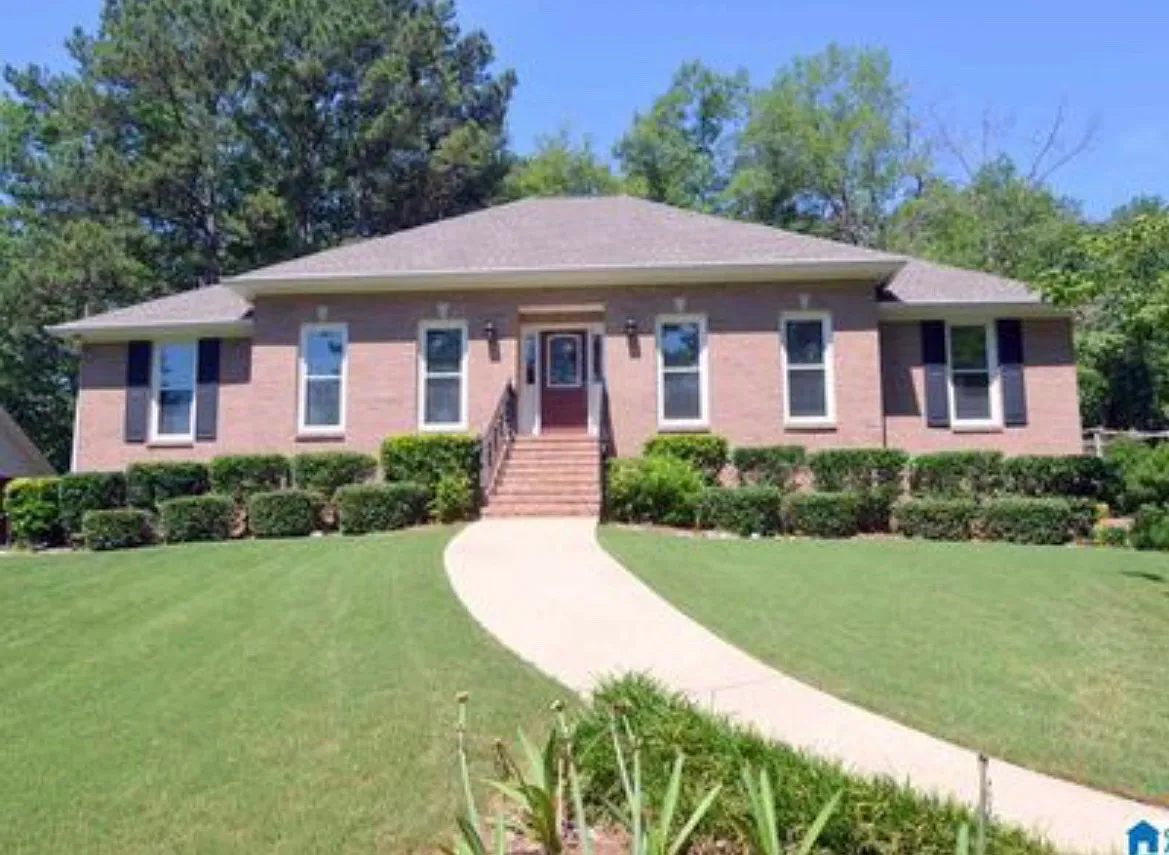 4 bed, 3395 sqft, $2,950 — Photo 1
