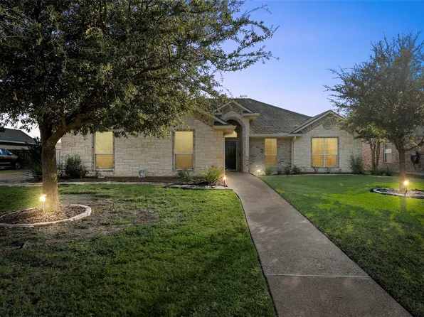 909 Princess Diana Dr, Mc Gregor, TX 76657