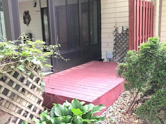 5th image of 2430 Hampton Ct SE