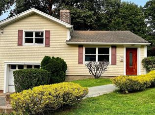 117 Summers St, Oyster Bay, NY 11771