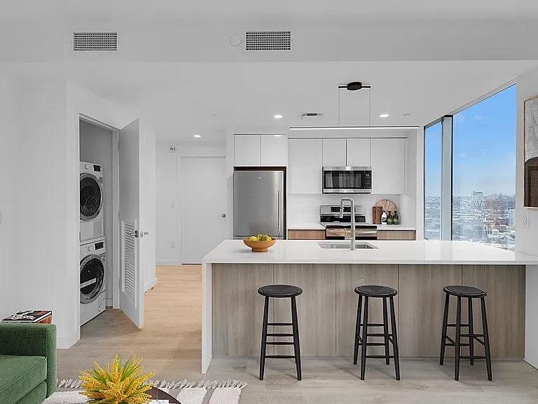 250 Water St #Penthouse A — Photo 2