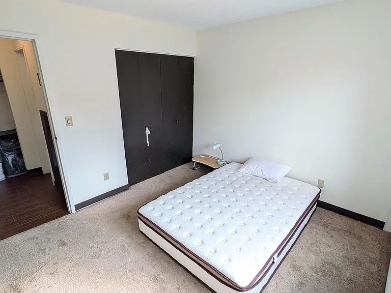 615 Ontario St SE — Photo 24