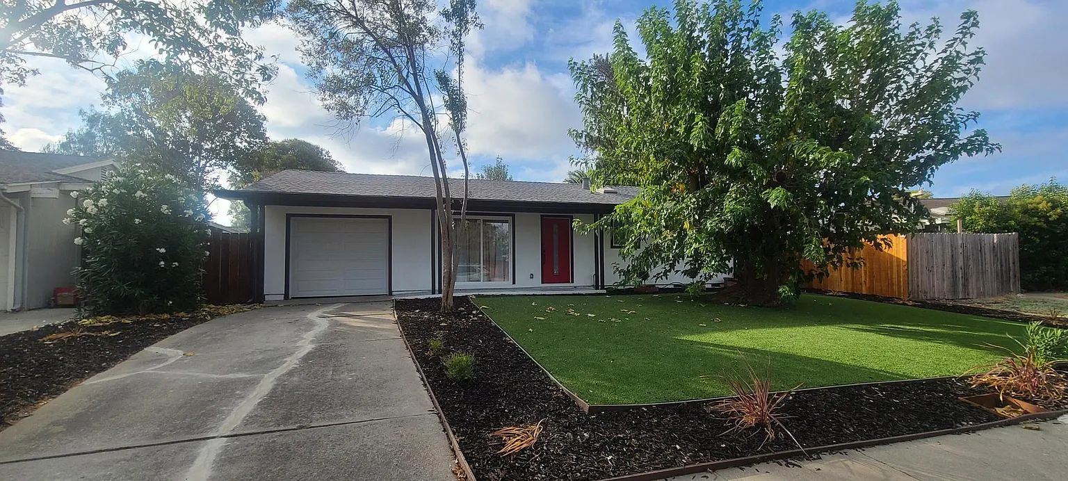 1137 Hibiscus Way photo 1