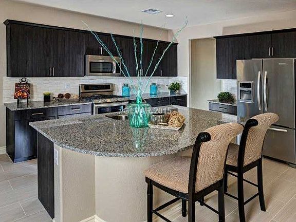 3rd image of 2032 E Eldorado Ln