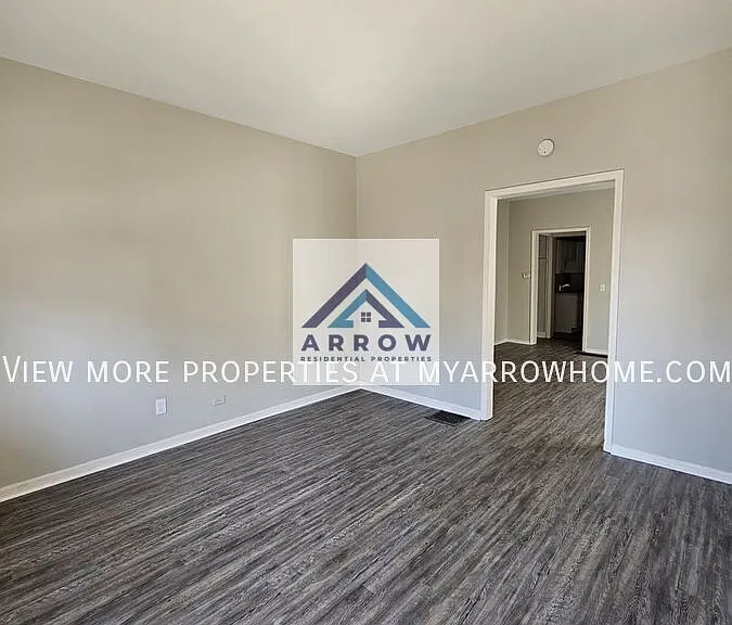 1632 Dewey Ave — Photo 2