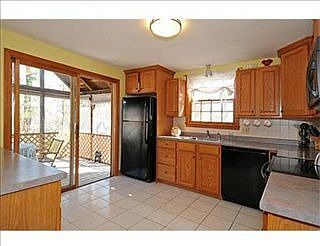 5th image of 52 Dahlia Dr