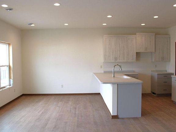 4th image of 1352 Kettle DRIVE Unit 2