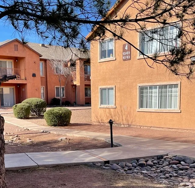 3 bed, 1063 sqft, $1,089 — Photo 4