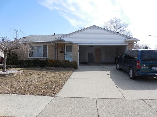 1st image of 219 S Carlson St