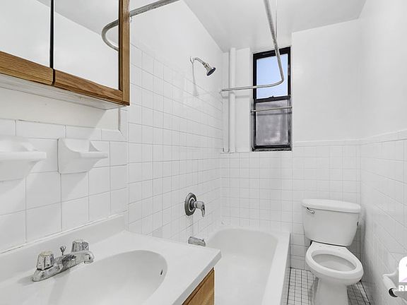 2nd image of 951 E 179th St APT 4