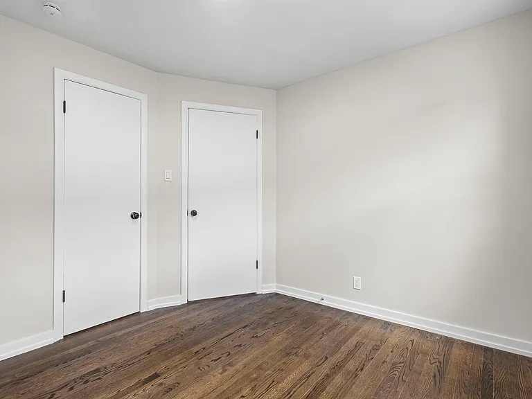 1723 W 75th Pl — Photo 8