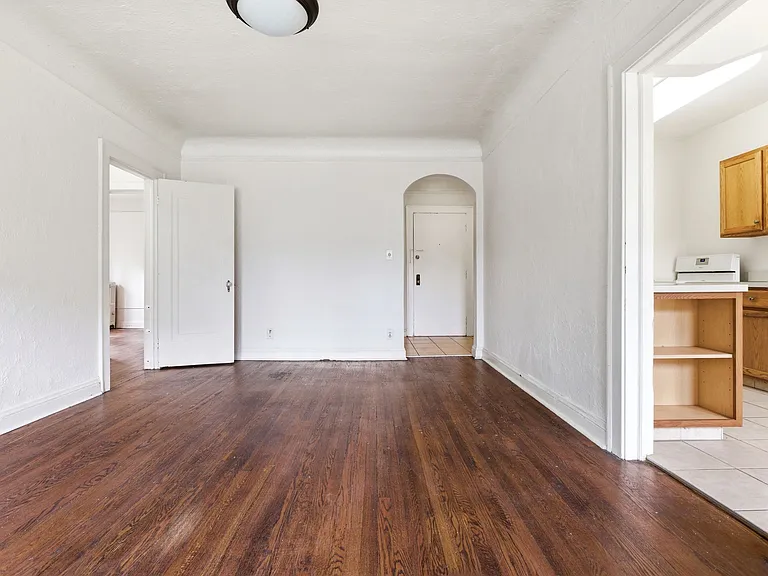 3214 Yorkshire Rd #101 — Photo 4