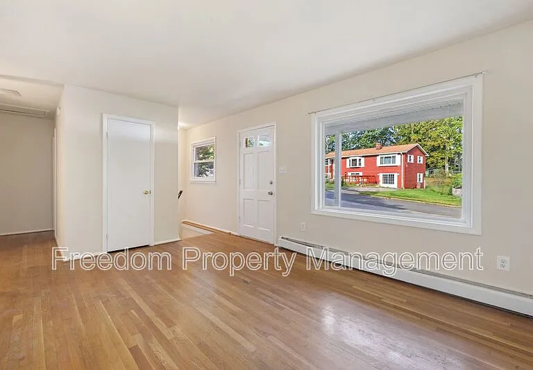 14309 Fairmont Ct — Photo 5