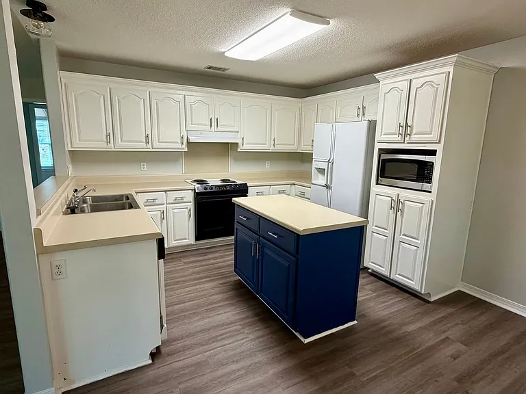 4633 Ridge Pointe Dr — Photo 4