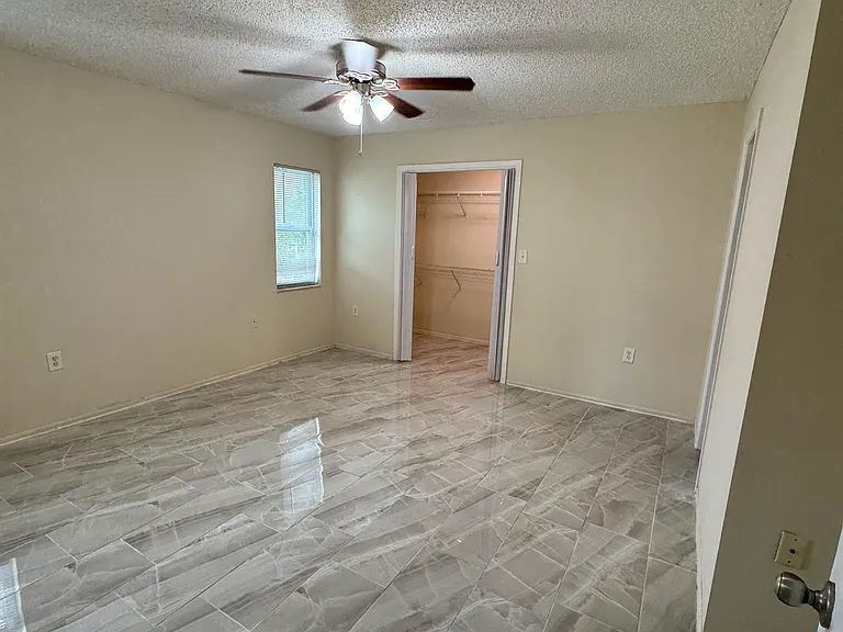 9945 Woodridge Ct — Photo 18