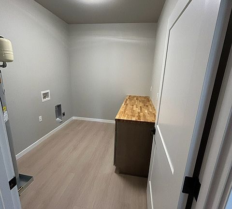 4th image of 1350 SW Obsidian Ave