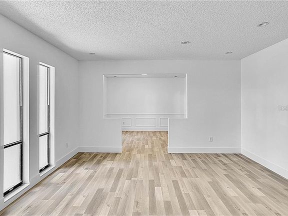 2nd image of 5141 Jennifer Pl