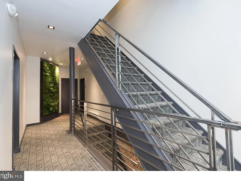 1602 Sansom St #2 — Photo 16