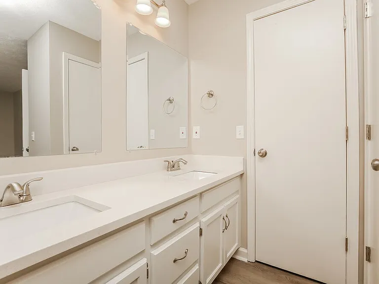 3108 Creekview Ln — Photo 12