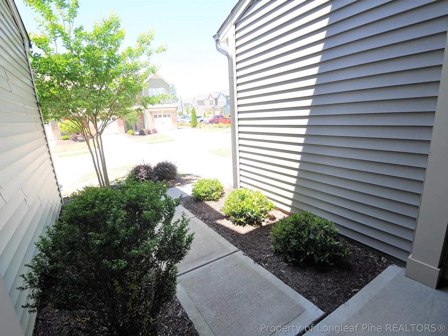 3 bed, 2.5 bath, $1,895 — Photo 2