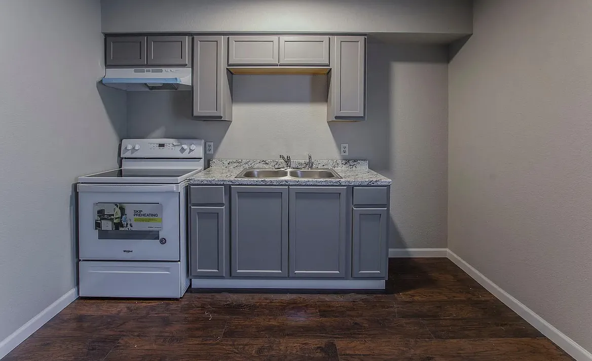 1 bed, 1.0 bath, $775 — Photo 2