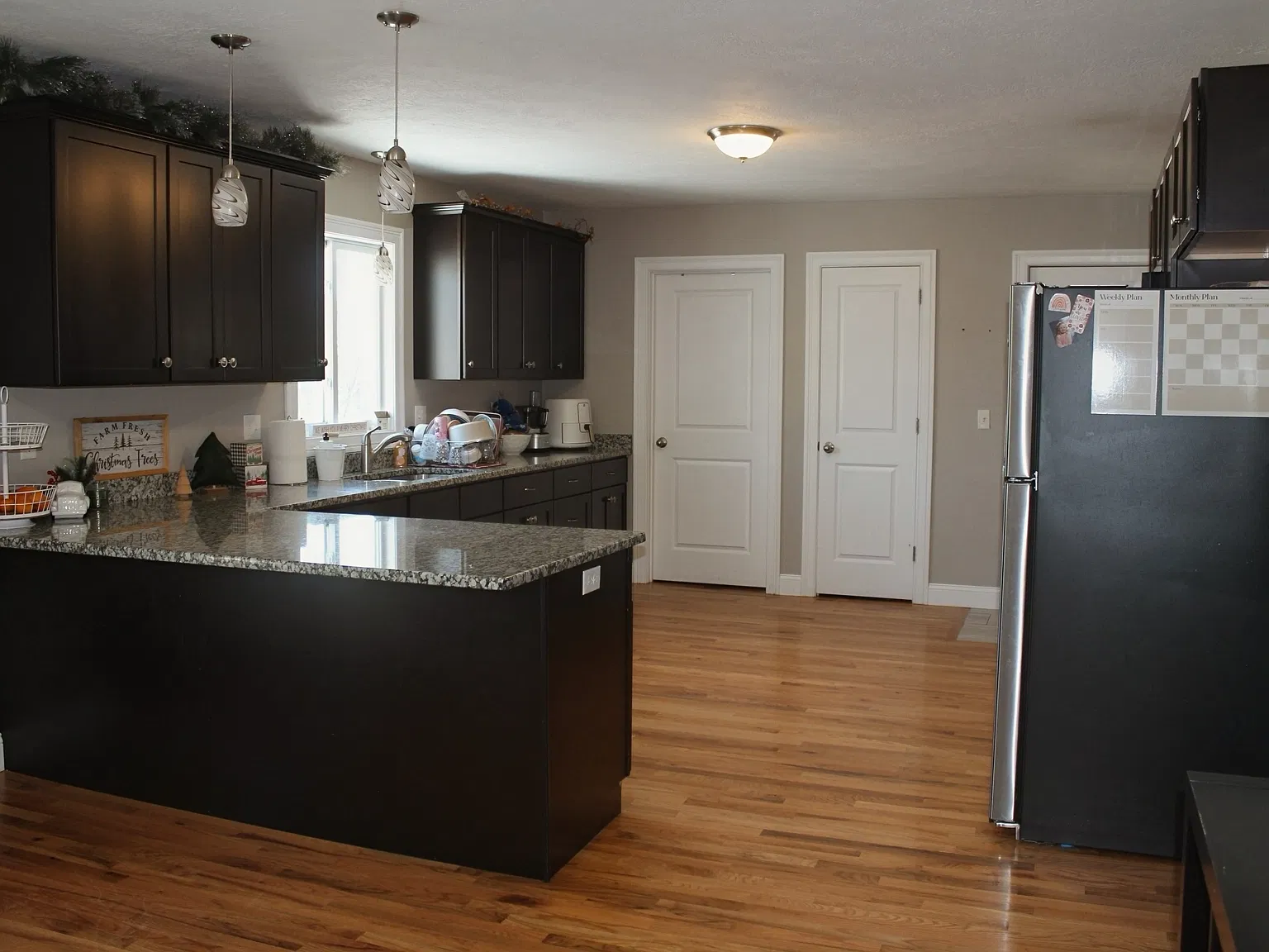 2 bed, 1000 sqft, $1,800 — Photo 2
