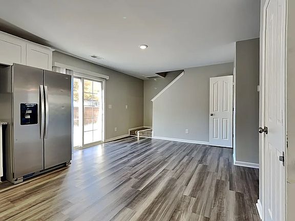 3rd image of 331 Remington Creek Dr