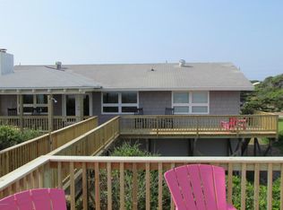 121 Knollwood Dr, Pine Knoll Shores, NC 28512