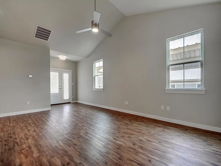 240 Rose Dr #A — Photo 7