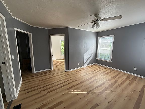 4th image of 8 Bly St Unit 2