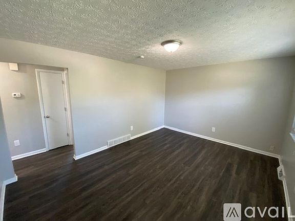 3rd image of 3197 E Ave