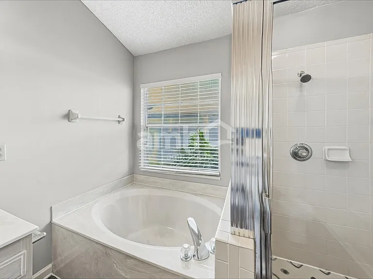 1819 Harbor Island Dr — Photo 10
