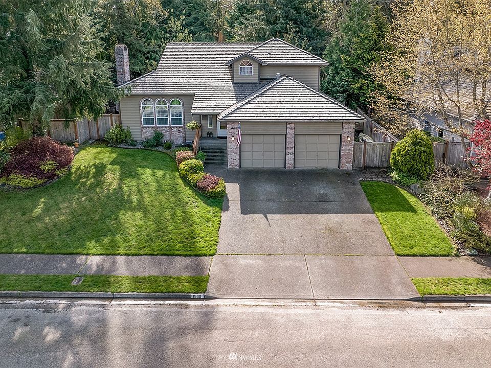 1st image of 1530 28th Pl SE