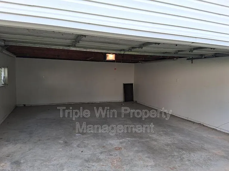 524 Acorn Dr — Photo 5