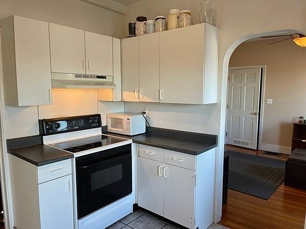 1st image of 14 Piper St Floor 2