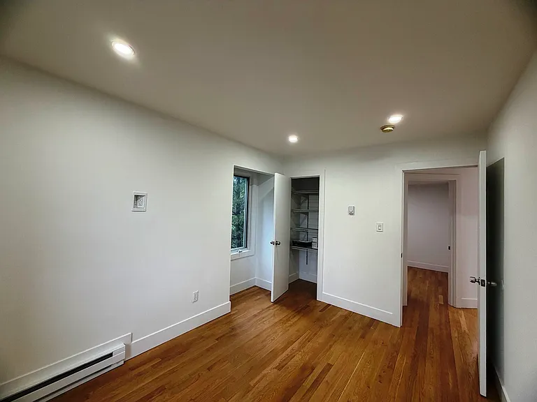 214-01 Waters Edge Dr #3 — Photo 16