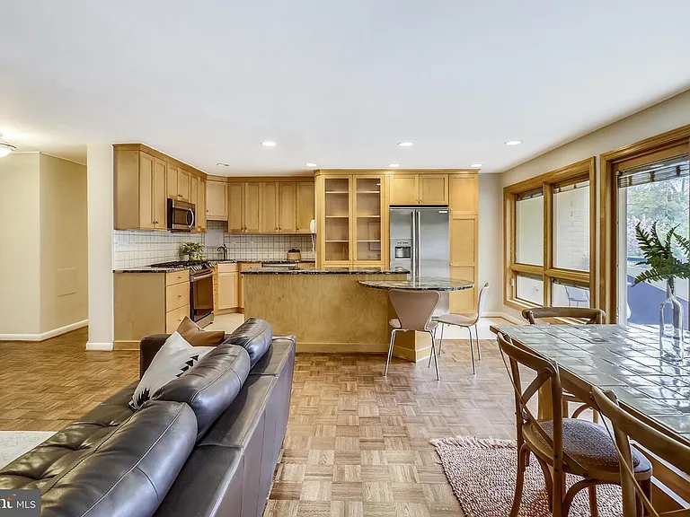 4720 Chevy Chase Dr #1 — Photo 5