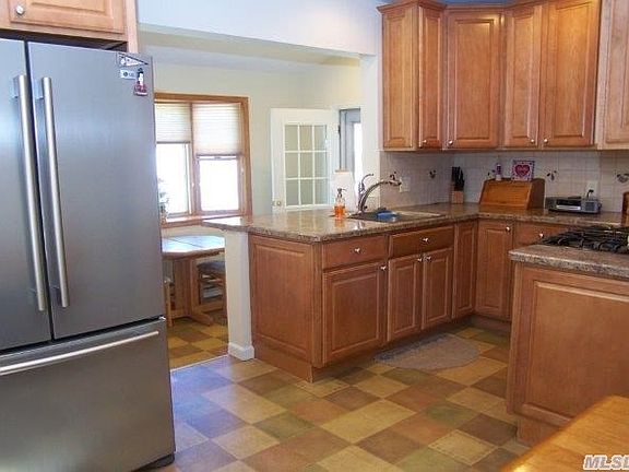 3rd image of 203 N Walnut St