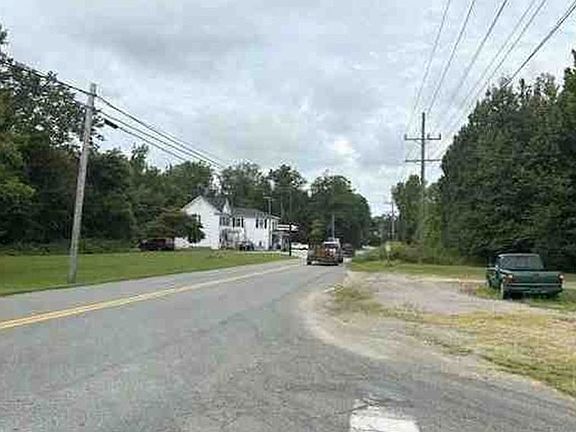 Exterior Neighborhood (street photo)