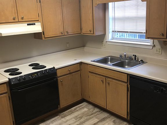 3rd image of 1469 Green St APT E1