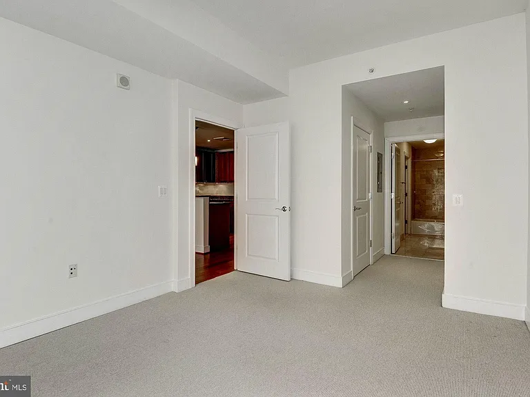 2425 NW #L — Photo 19