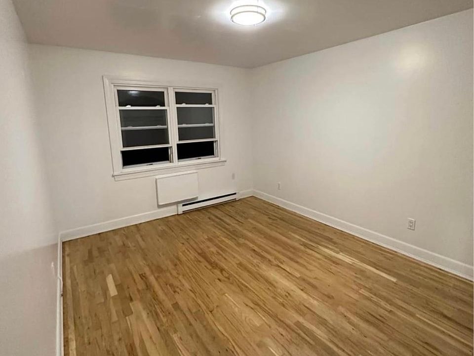 1st image of 1650 Bell Blvd Floor 1