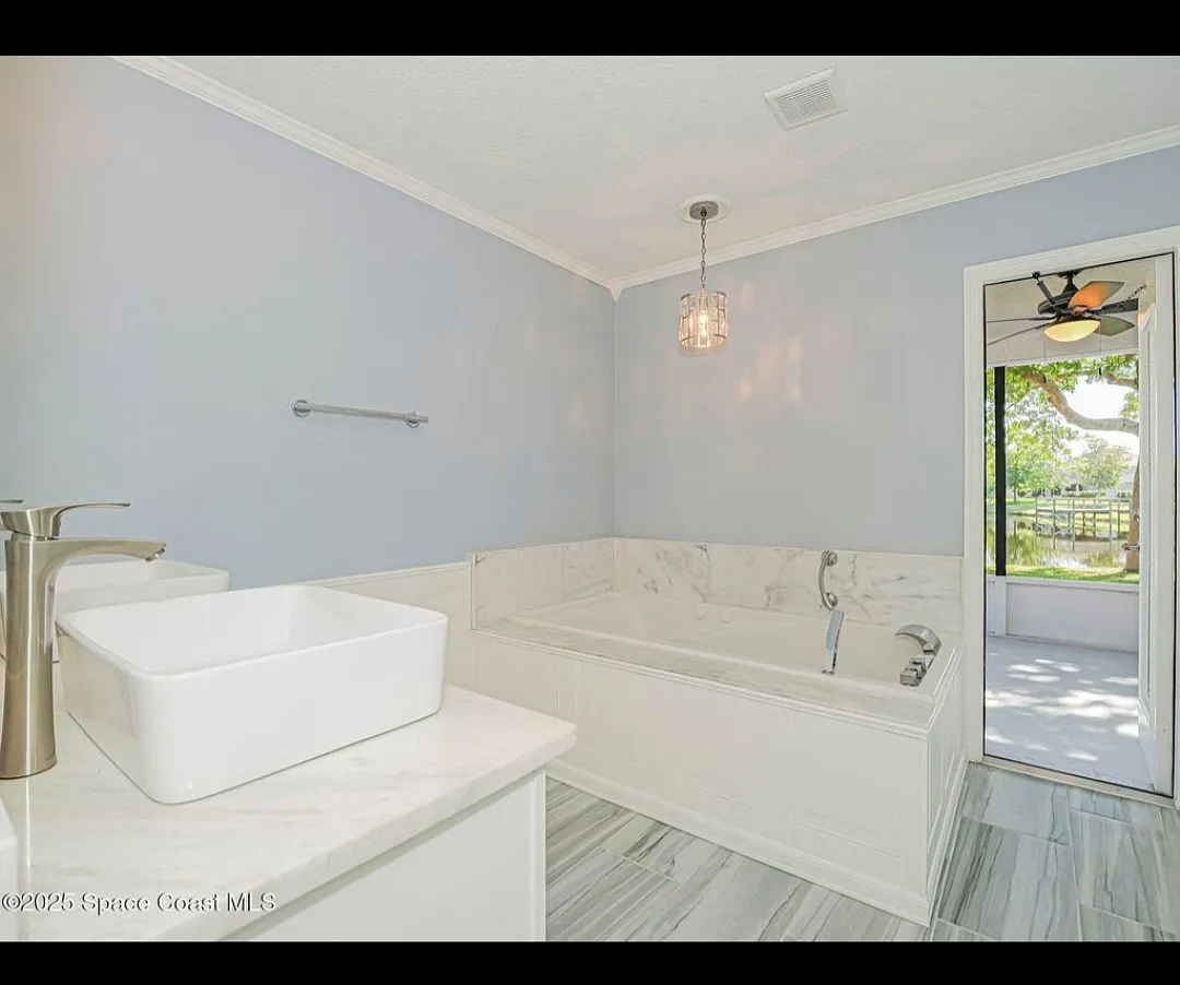 4 bed, 2129 sqft, $3,200 — Photo 4