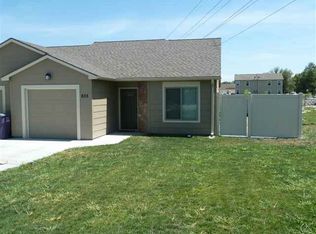 635 Northfield Rd, Manhattan, KS 66502