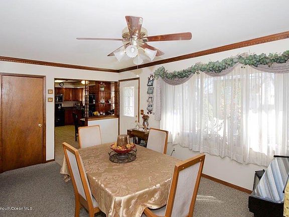 2nd image of 106 Roosevelt Dr