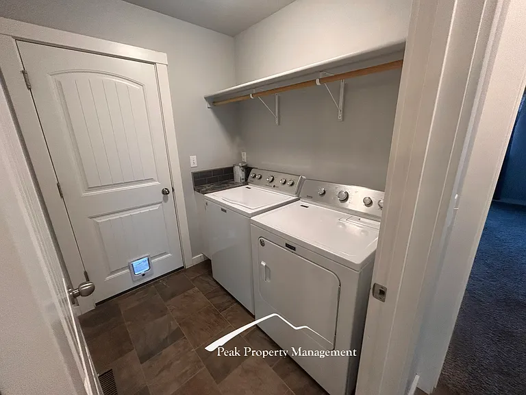 2070 Kelly Dr — Photo 17