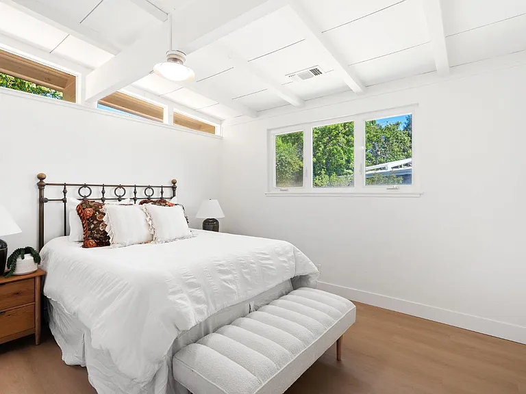3671 Montclaire St — Photo 14