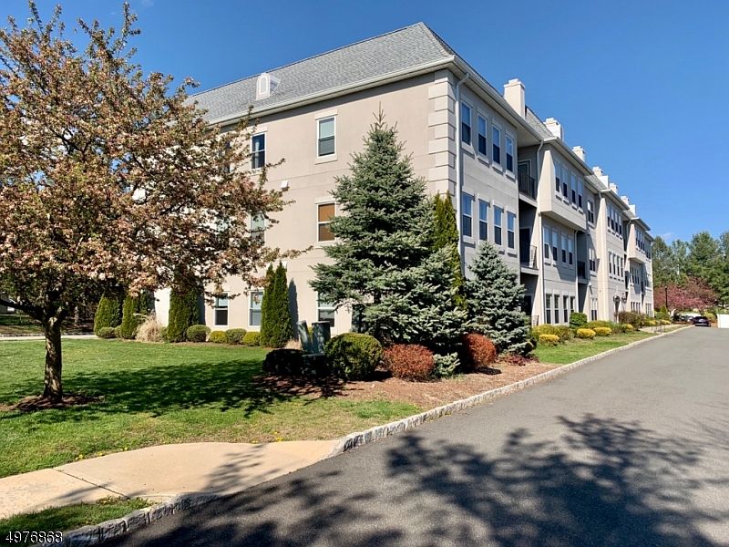 1st image of 1124 BRITTANY DR